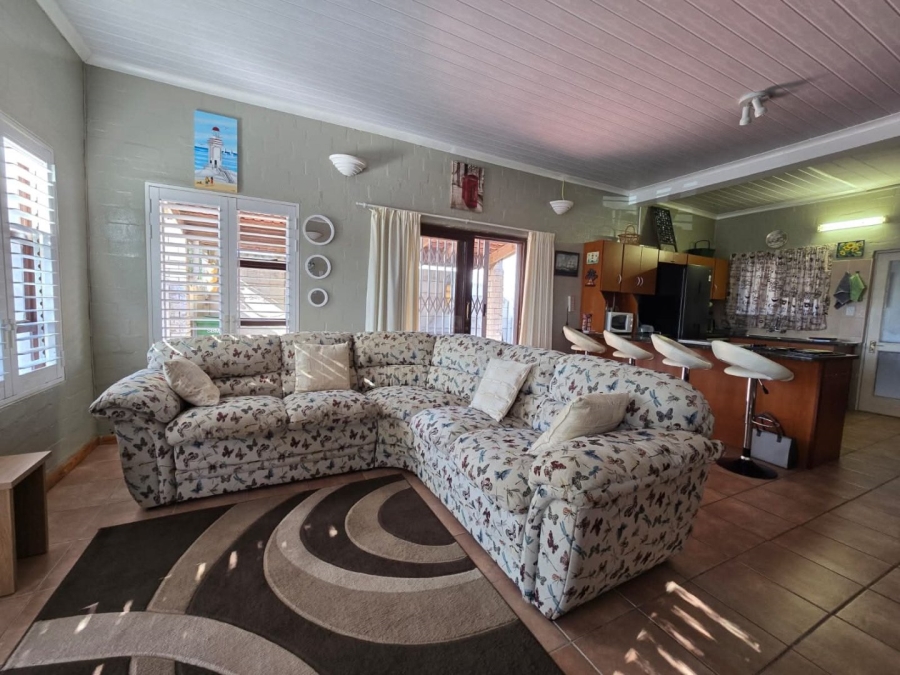 5 Bedroom Property for Sale in Britannia Reef Estate Western Cape